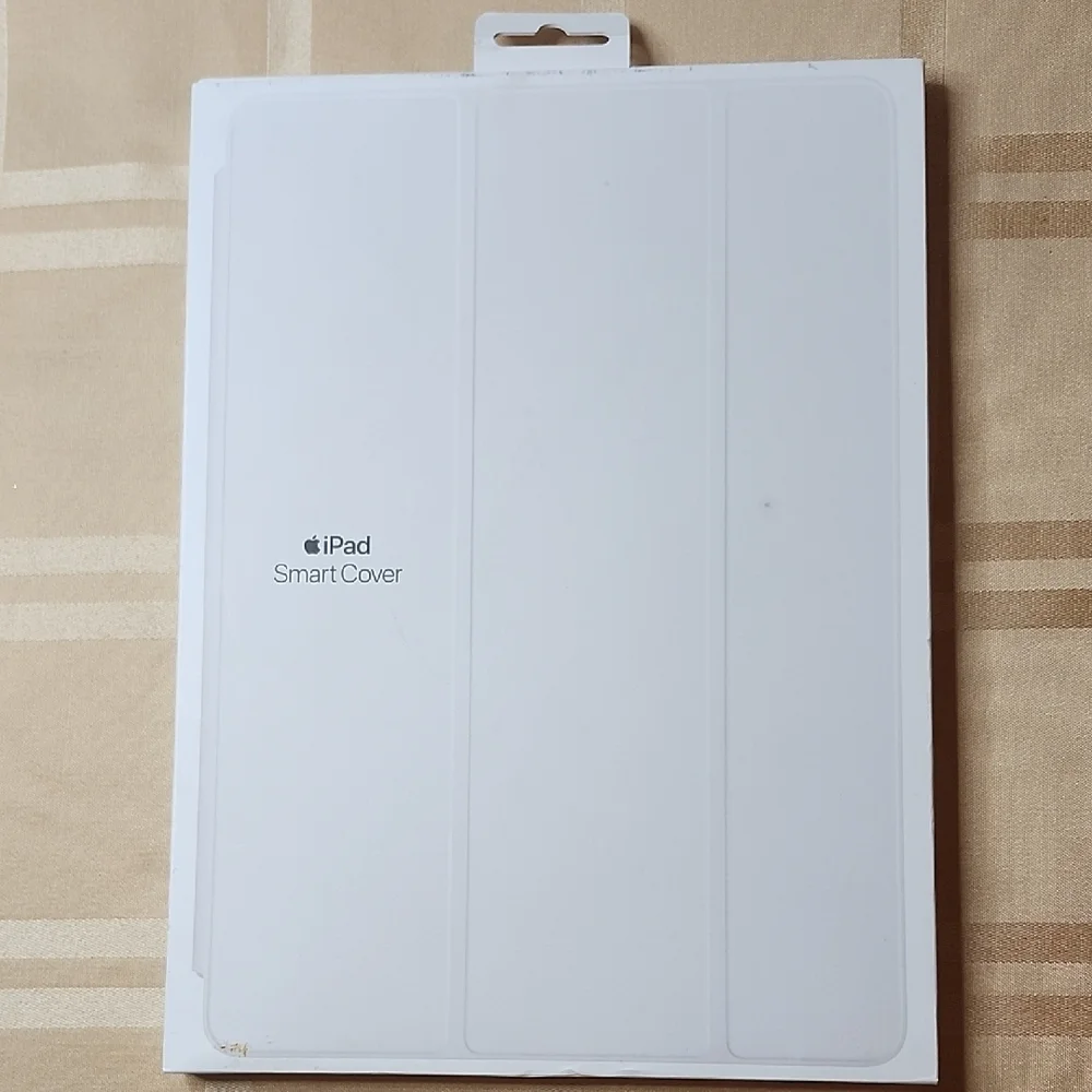 🆕️Apple iPad Smart Cover - Silver